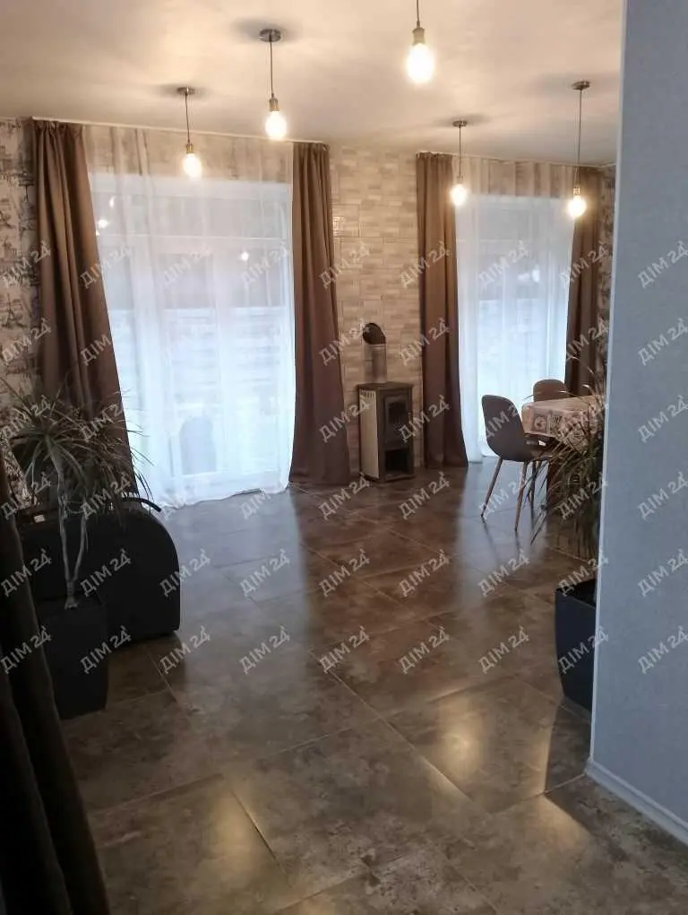 Просторий будинок в мальовничому місці Полтави – ваш ідеальний дім!