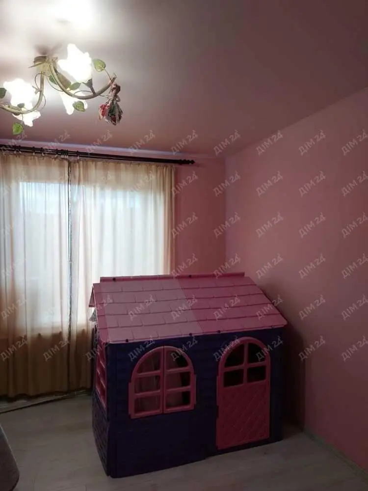 Сучасна двохкімнатна квартира в Карлівці