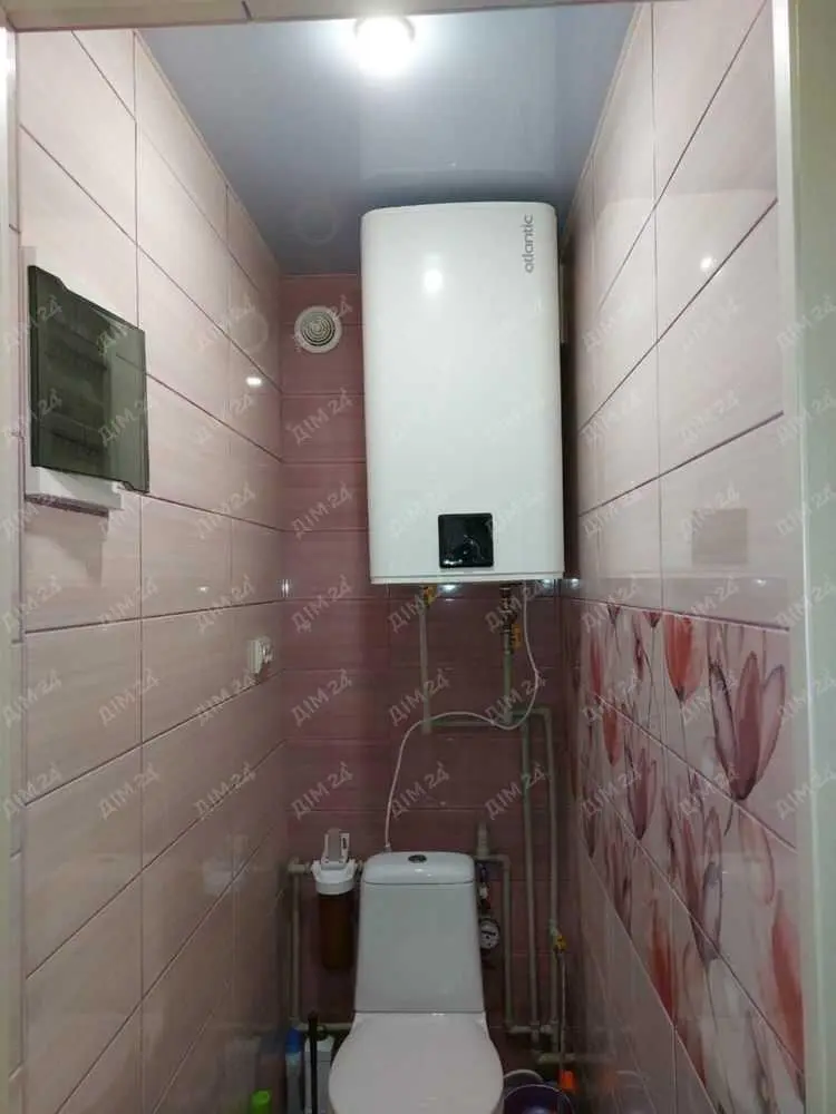 Сучасна двохкімнатна квартира в Карлівці