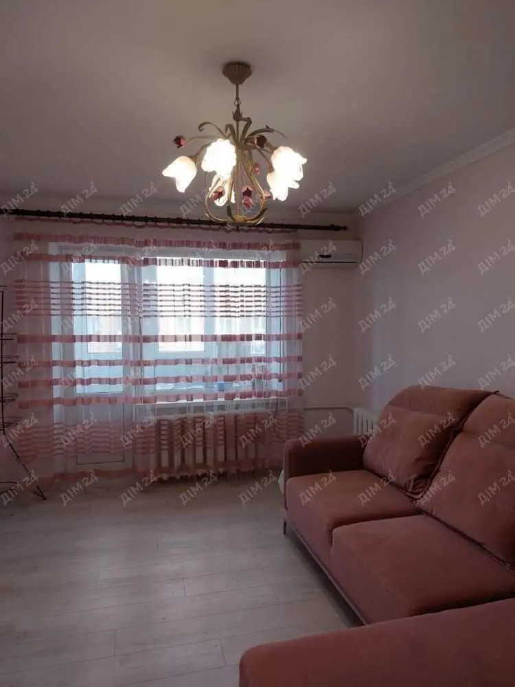 Сучасна двохкімнатна квартира в Карлівці