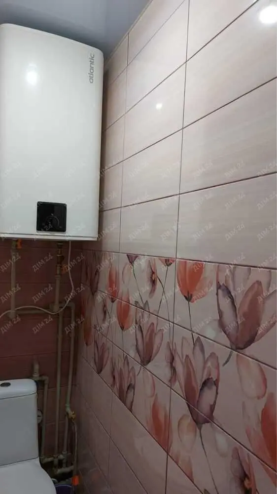 Сучасна двохкімнатна квартира в Карлівці