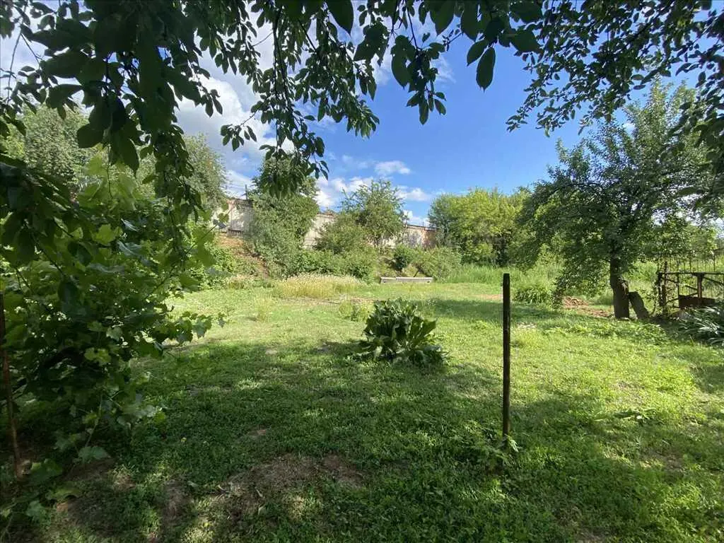 Новий будинок в центральній частині міста.