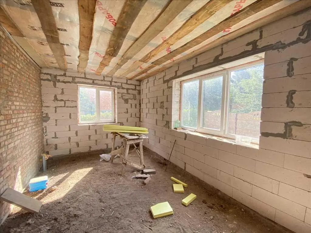 Новий будинок в центральній частині міста.