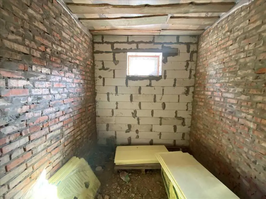 Новий будинок в центральній частині міста.