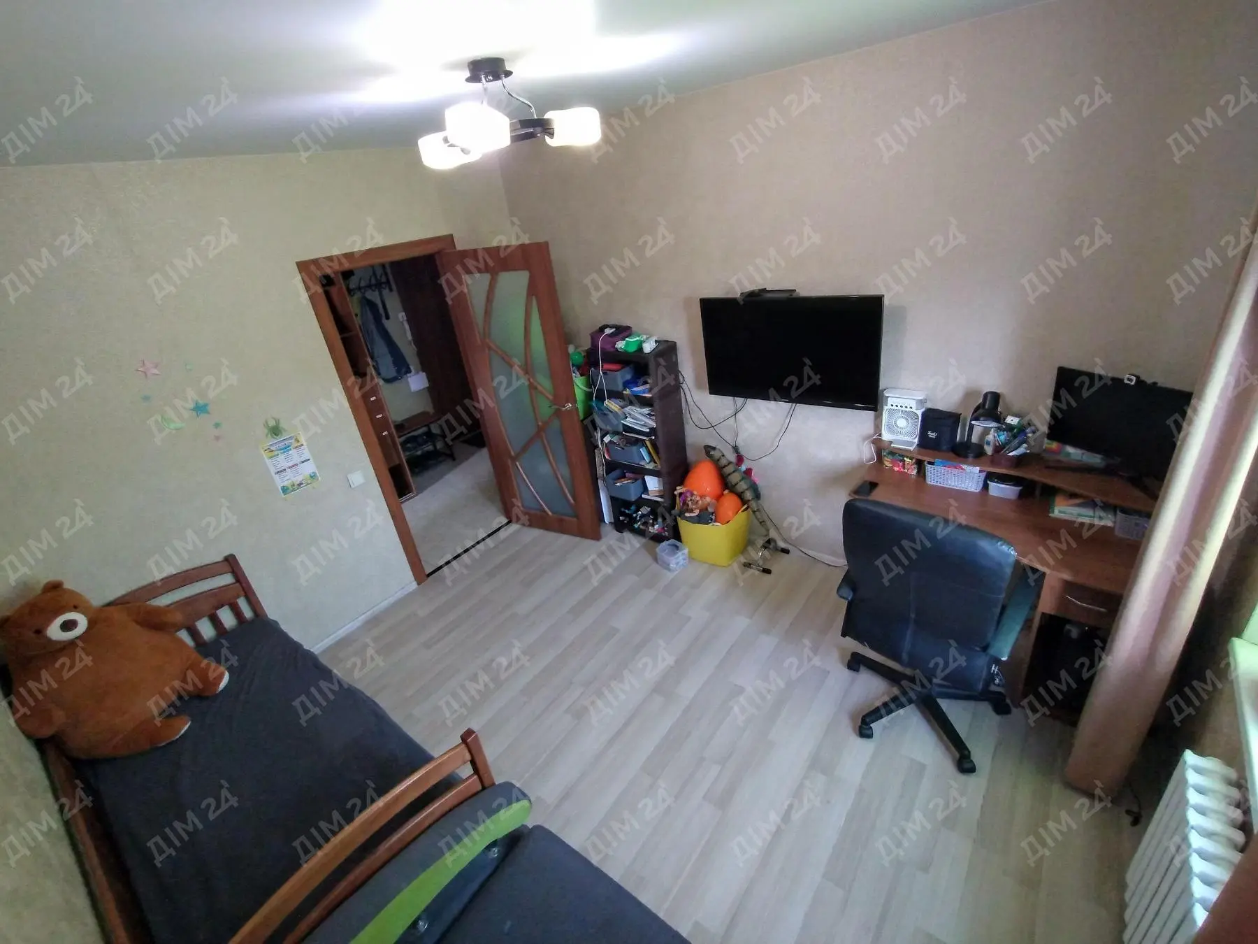 Затишна 2-х кімнатна квартира на Садах-1