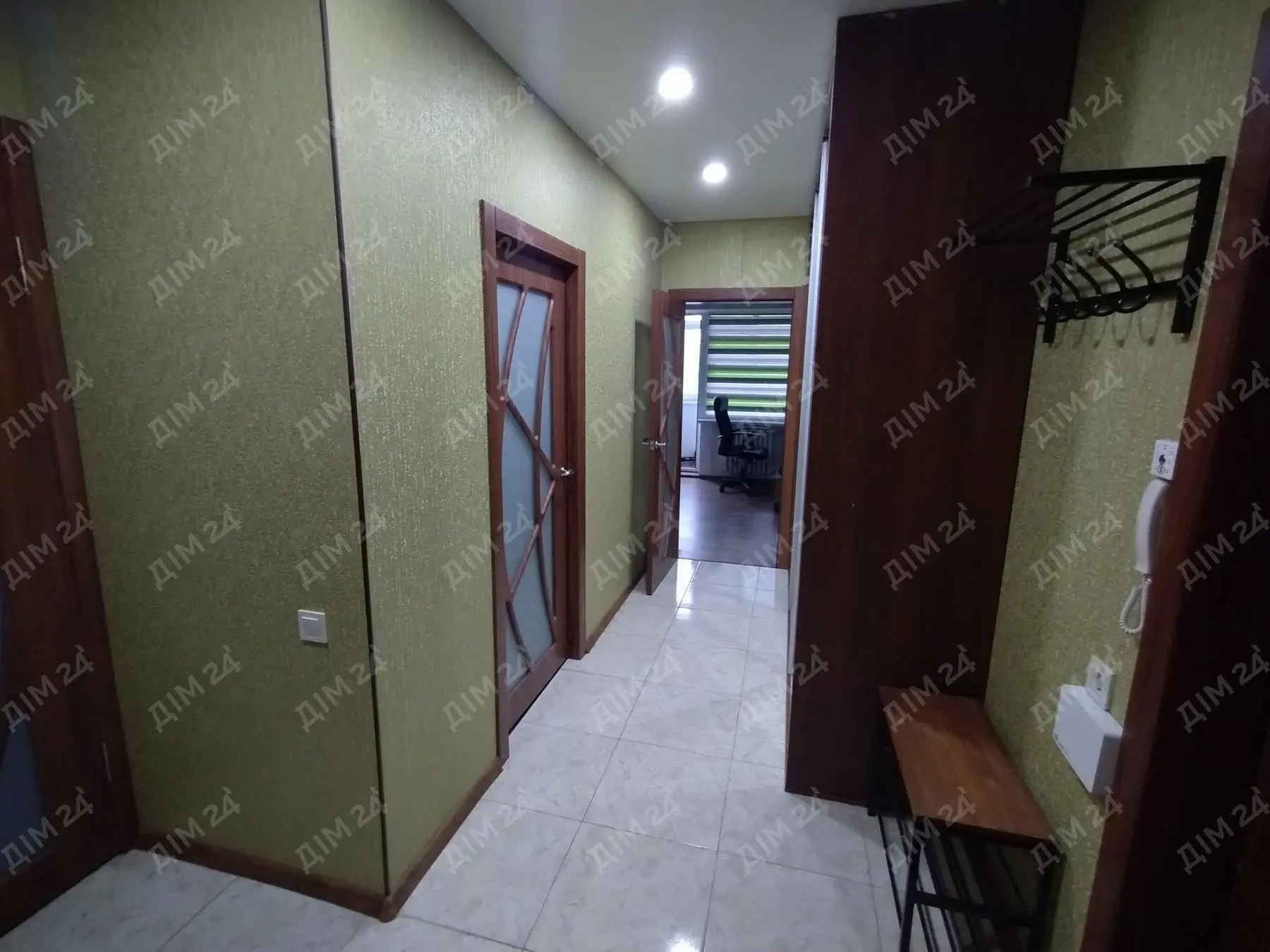 Затишна 2-х кімнатна квартира на Садах-1