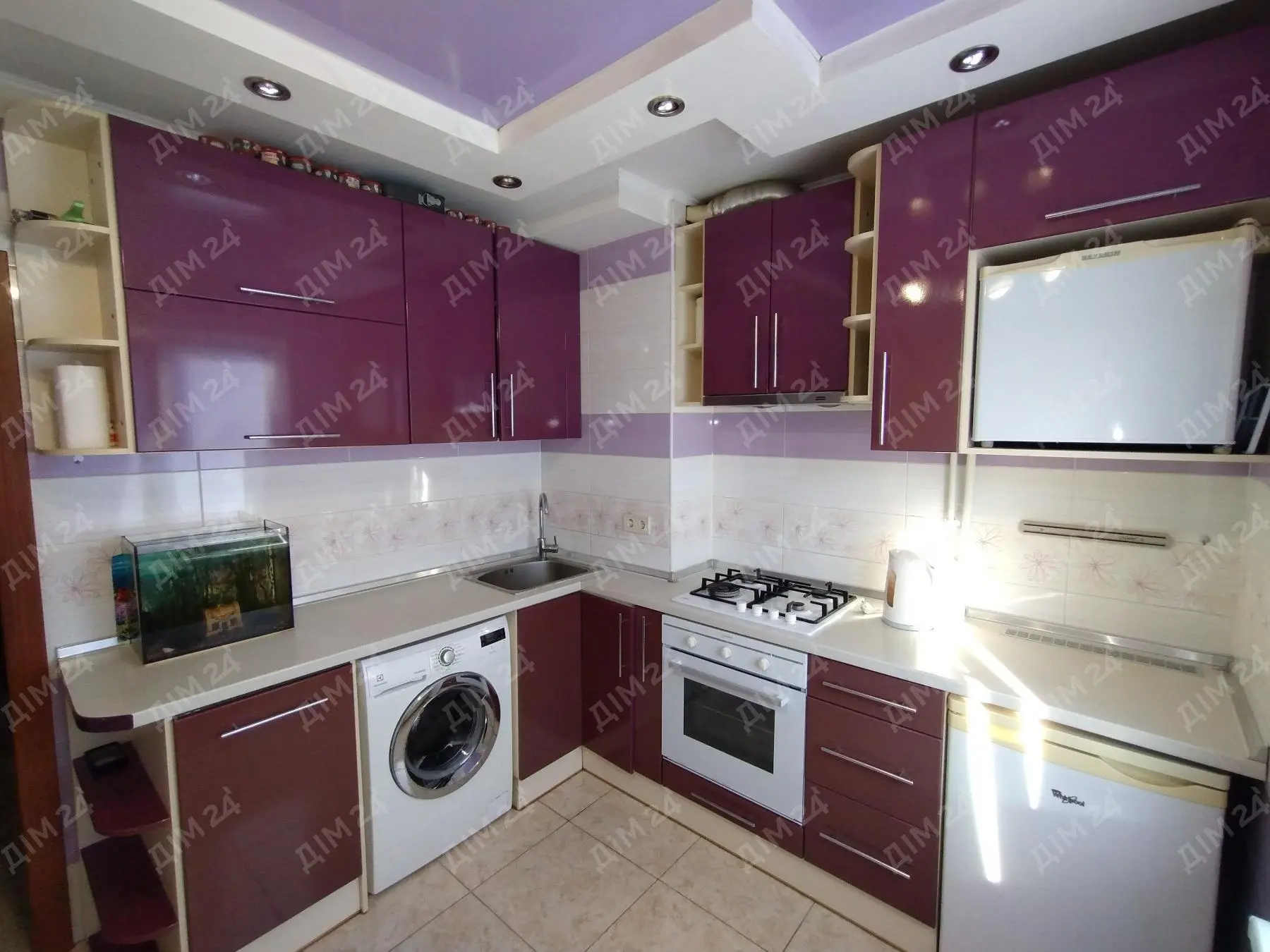 Затишна 2-х кімнатна квартира на Садах-1