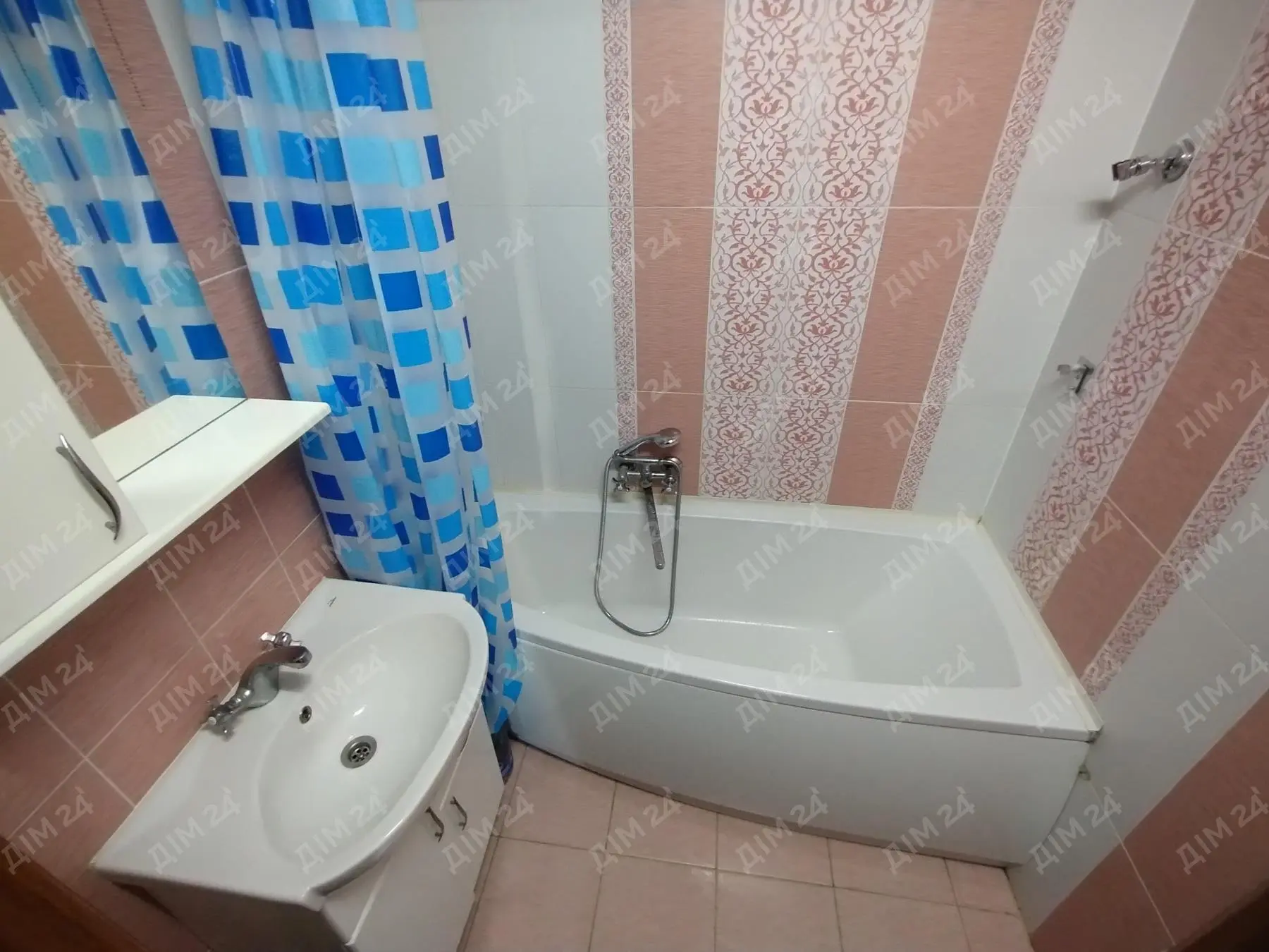 Затишна 2-х кімнатна квартира на Садах-1