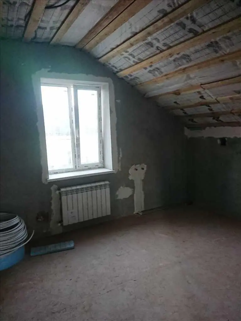 Цегляний будинок з комунікаціями