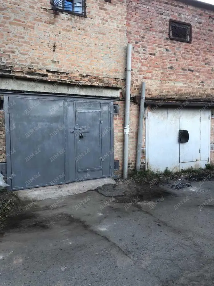 Великий сухий капітальний гараж на Половках.