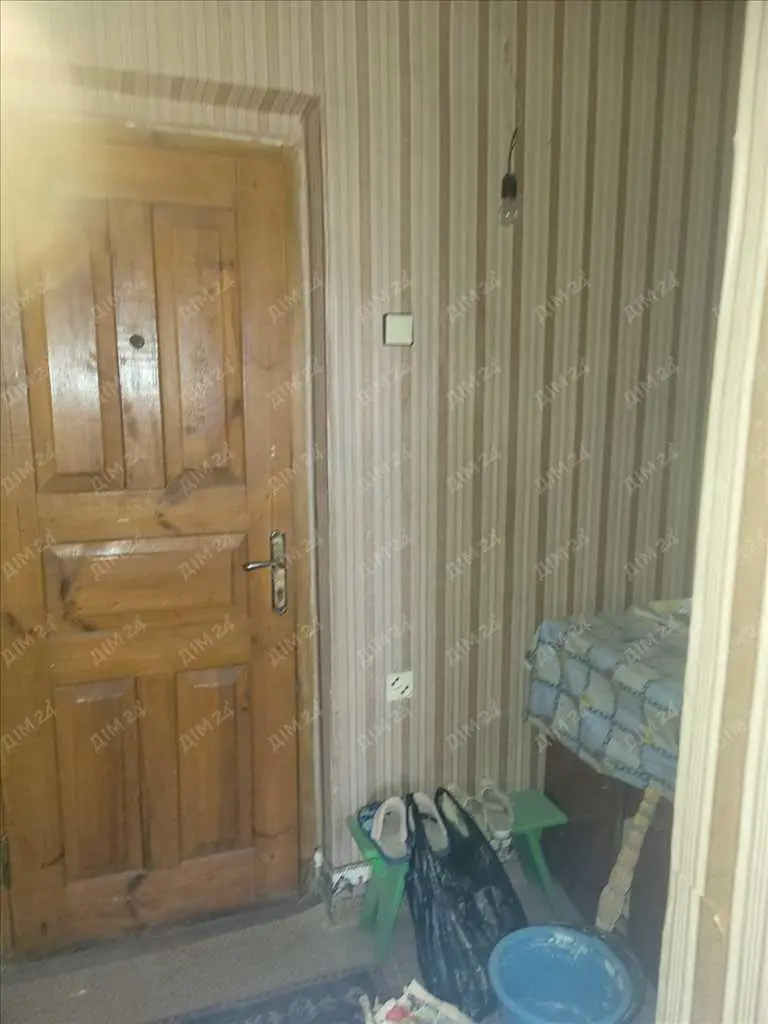 Однокімнатна квартира в с. Ланна Карлівського района