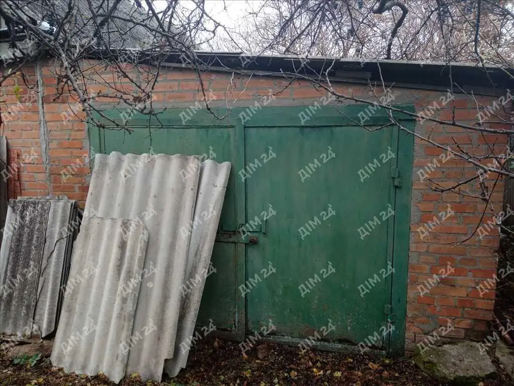 Будинок в місті Карлівка