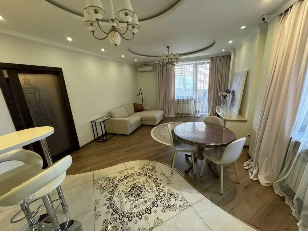 Шикарна трикімнатна квартина в новобудові, центр Полтави