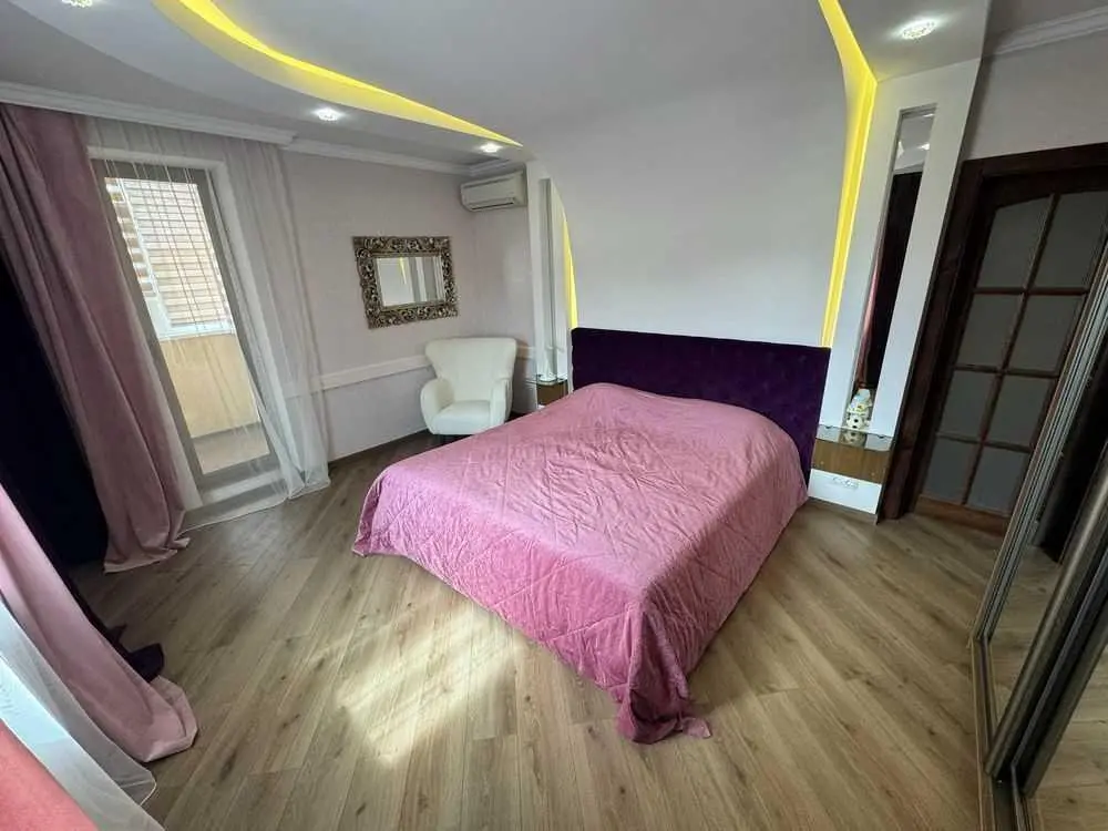 Шикарна трикімнатна квартина в новобудові, центр Полтави