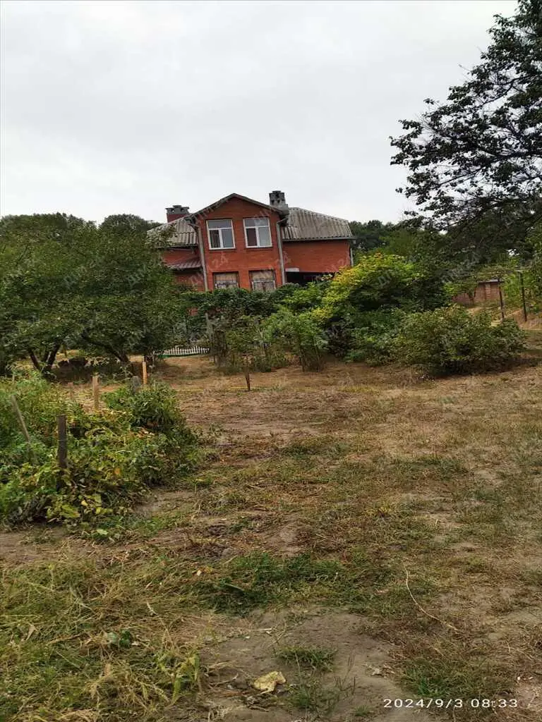 Двоповерховий будинок в с.Михайлівка