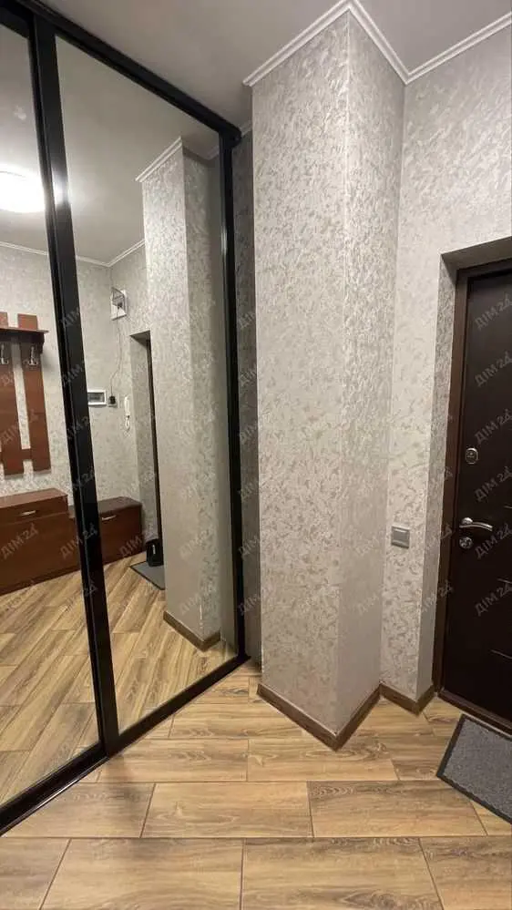 Трикімнатна квартира на Розсошенцях в ЖК Садовий