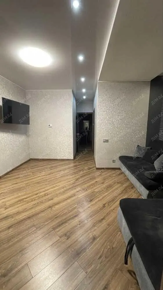 Трикімнатна квартира на Розсошенцях в ЖК Садовий