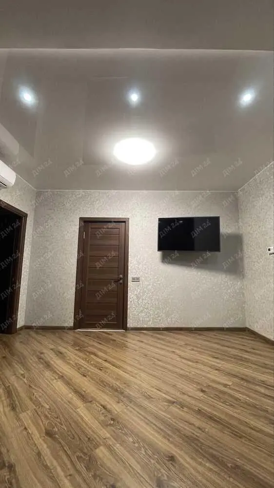 Трикімнатна квартира на Розсошенцях в ЖК Садовий