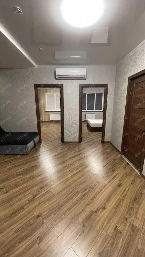 Трикімнатна квартира на Розсошенцях в ЖК Садовий