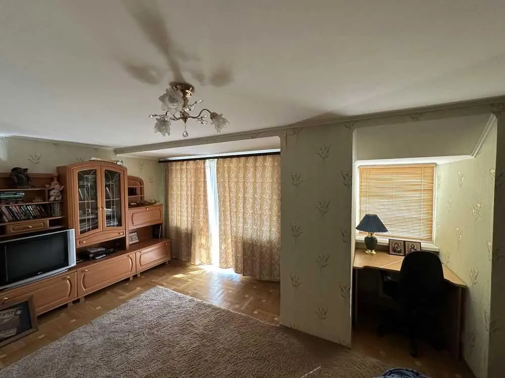 Новий будинок по кільцю.