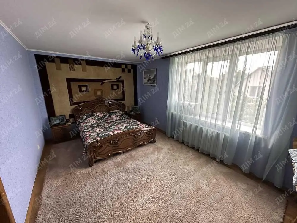 Новий будинок по кільцю.