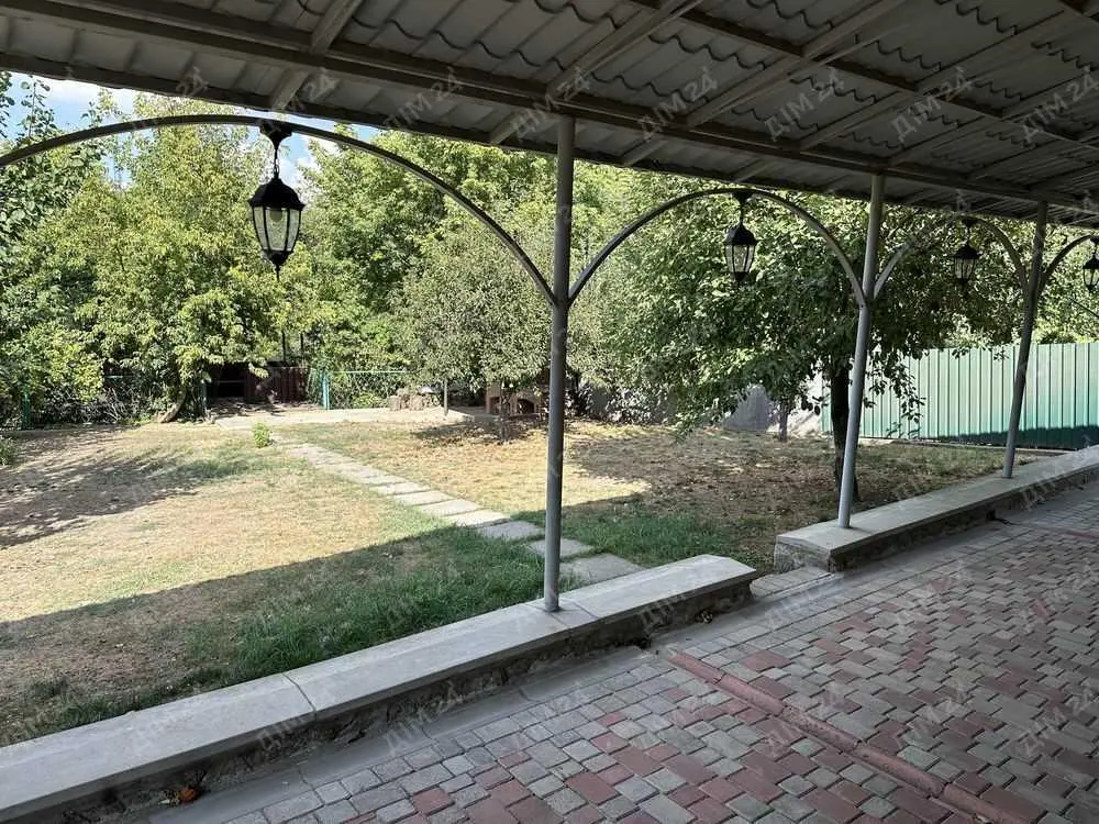 Новий будинок по кільцю.