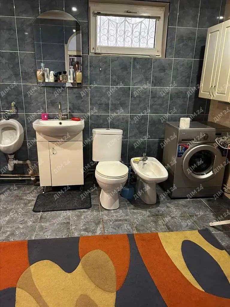 Сосни на ділянці, річка та пляж за воротами. Пошук закінчено!