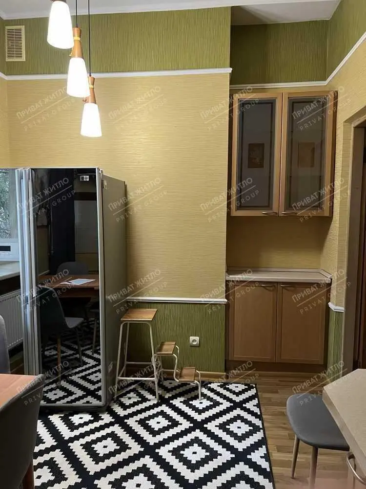 Трикімнатна квартира поруч зі Стадіоном Ворскла