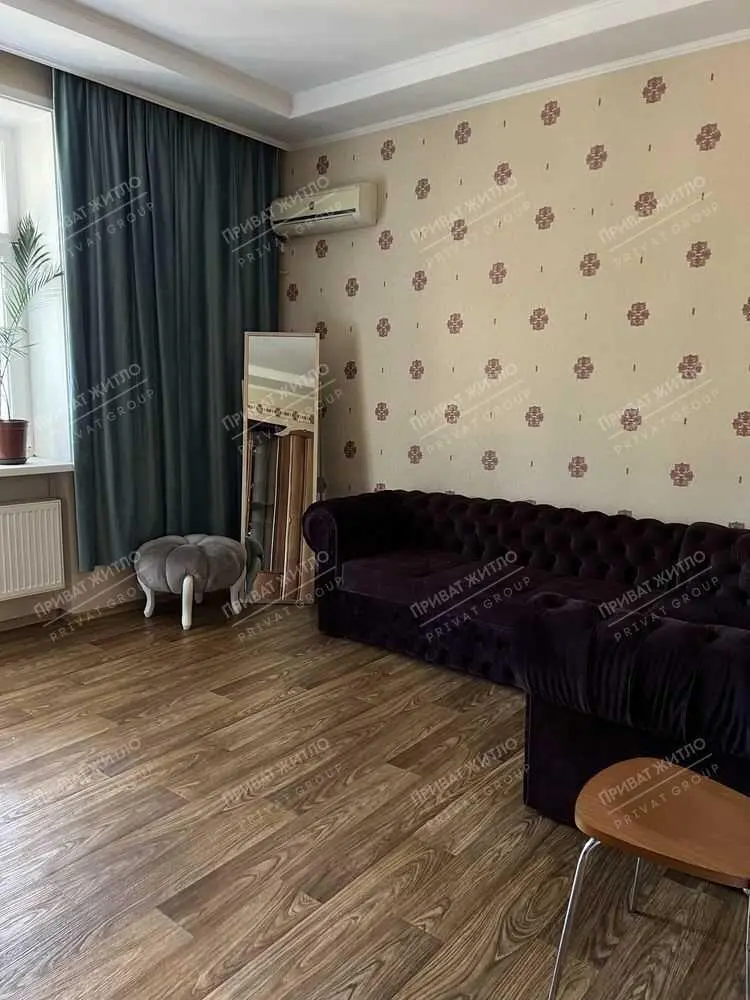 Трикімнатна квартира поруч зі Стадіоном Ворскла