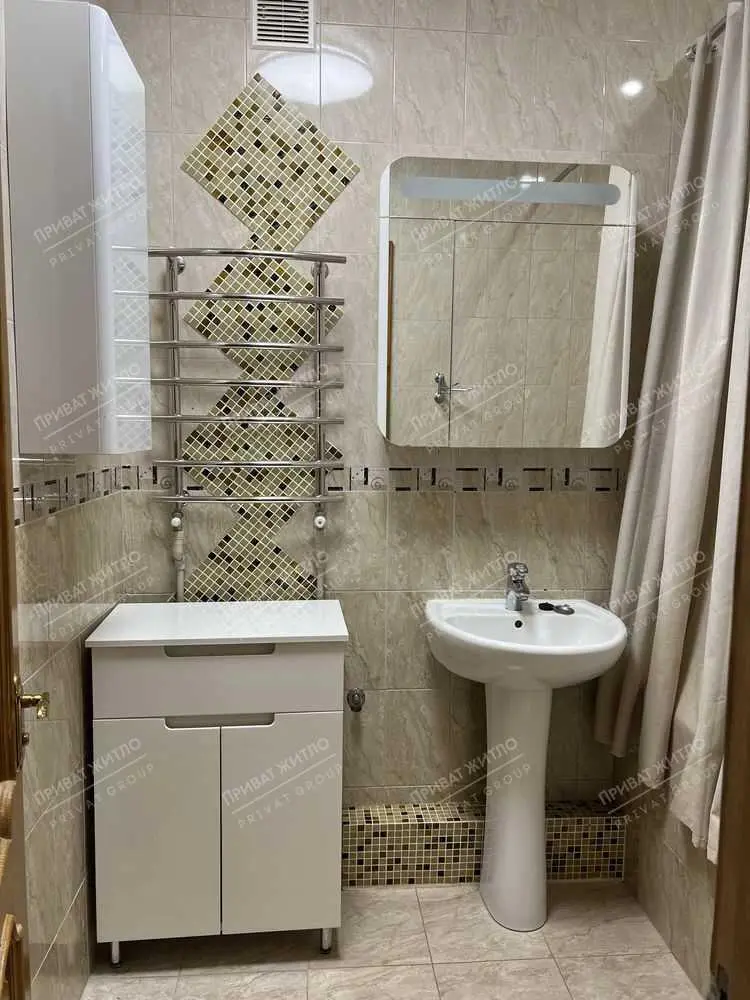 Трикімнатна квартира поруч зі Стадіоном Ворскла