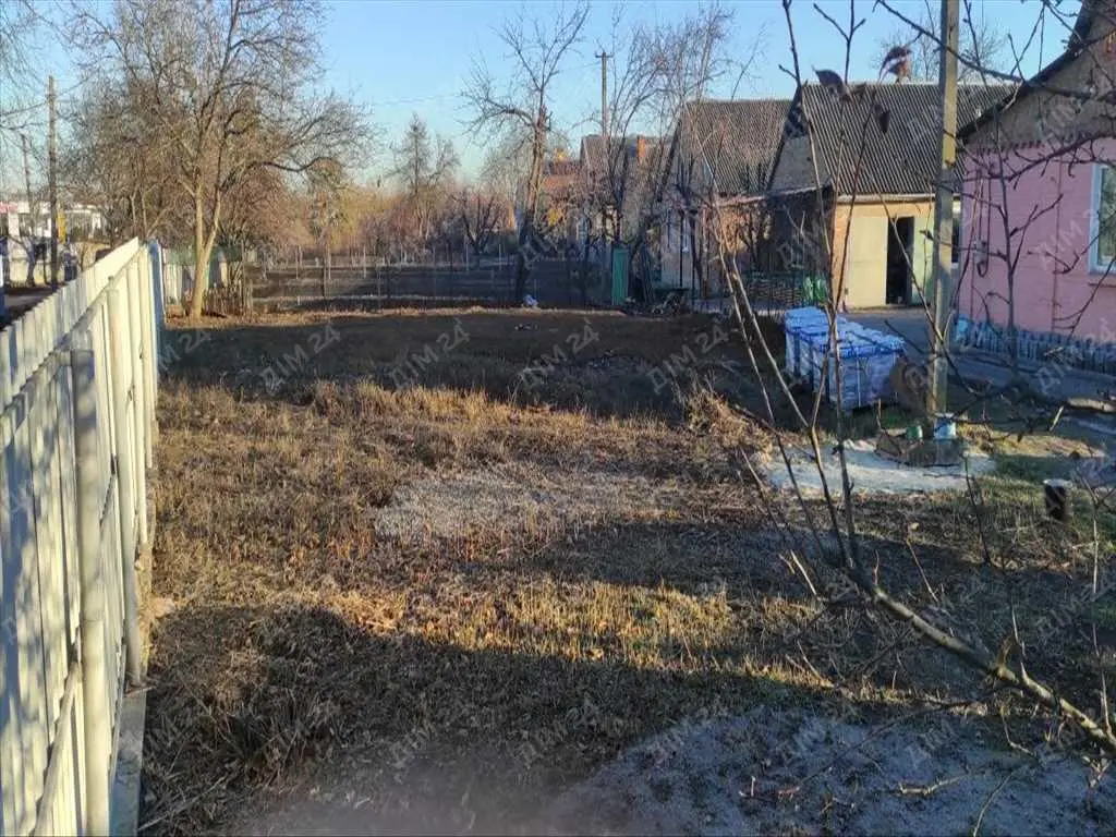 Зімельна ділянка біля траси КиЇв-Харків