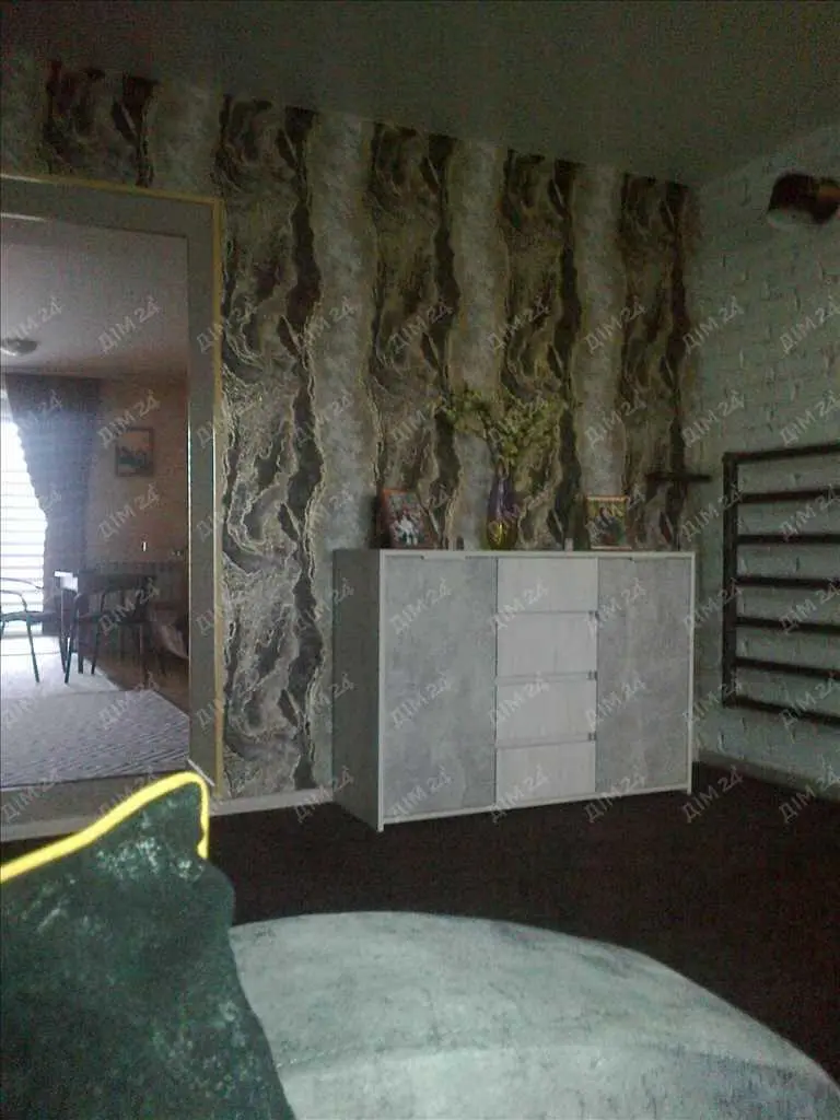 Шикарна квартира 100 м2  в місті  Карлівка