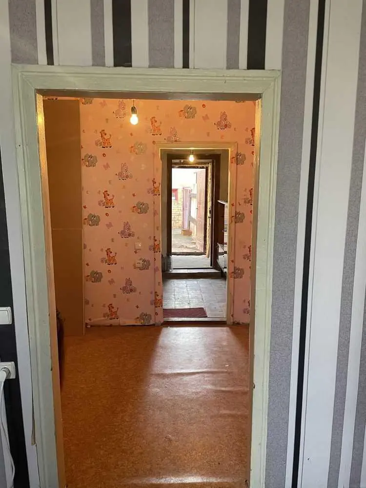 Лісок. Двокімнатна частина будинку.