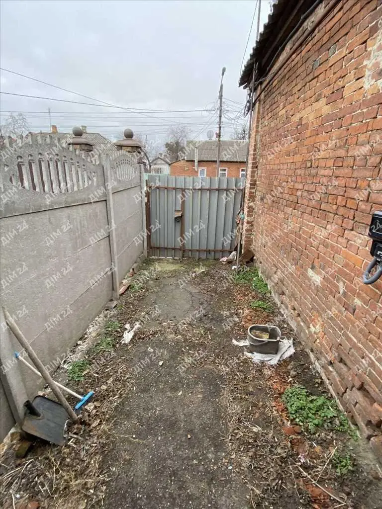 Частина будинку біля ТЦ Конкорд