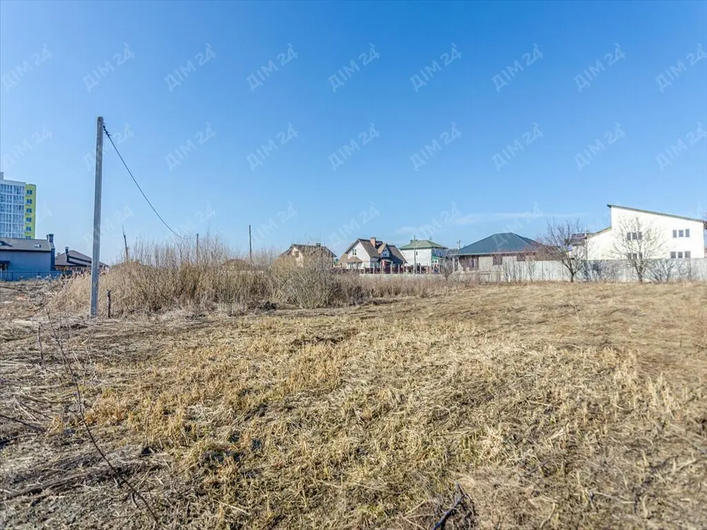 Земельна ділянка на Є. Милорадович