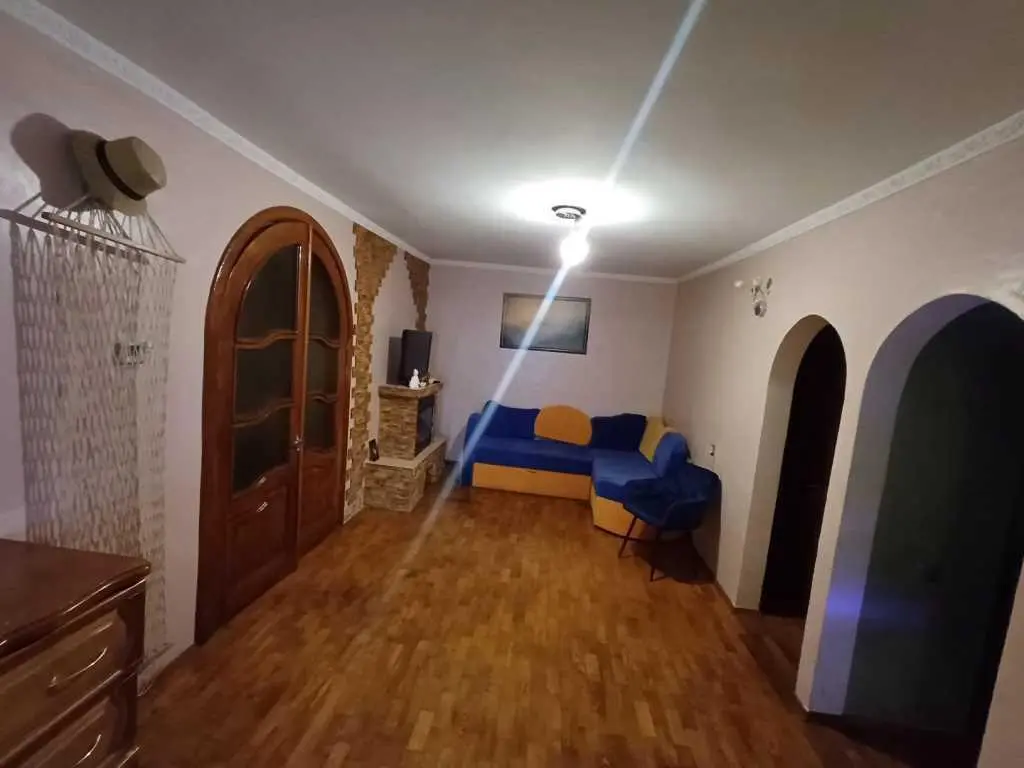 Трикімнатна квартира  поруч з ТЦ "Кон Корд"