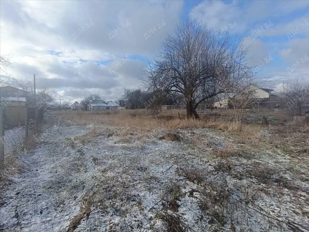 Частина будинку в Супрунівці з великою діляною
