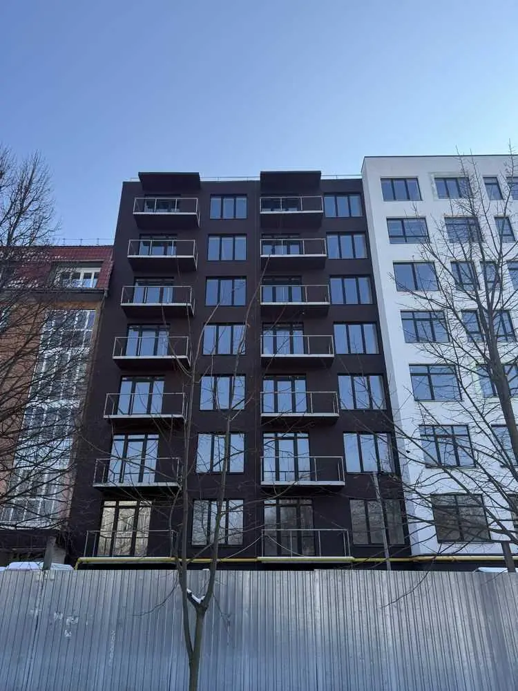 Трикімнатна квартира в новобудові!

