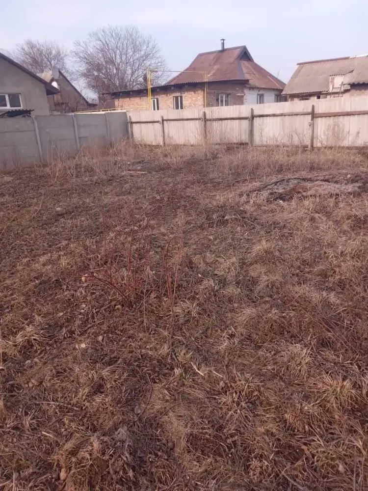 Продаж земельної ділянки під забудову на Розсошенцях