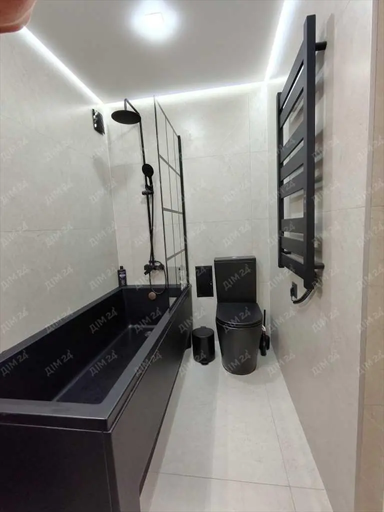 Однокімнатна квартира в новобудові з ремонтом