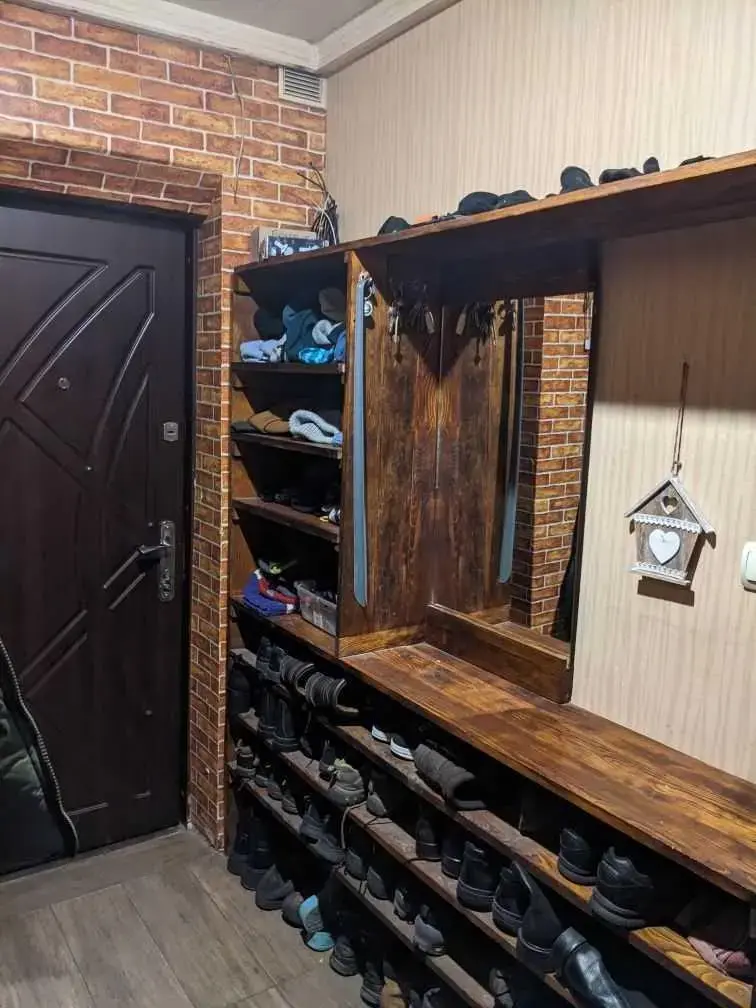 Окремий будинок біля річки