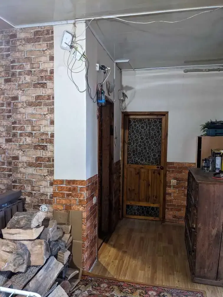 Окремий будинок біля річки