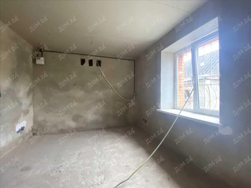 Капітальний будинок, 1 км від Макдональдса.