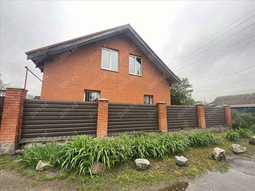 Капітальний будинок, 1 км від Макдональдса.