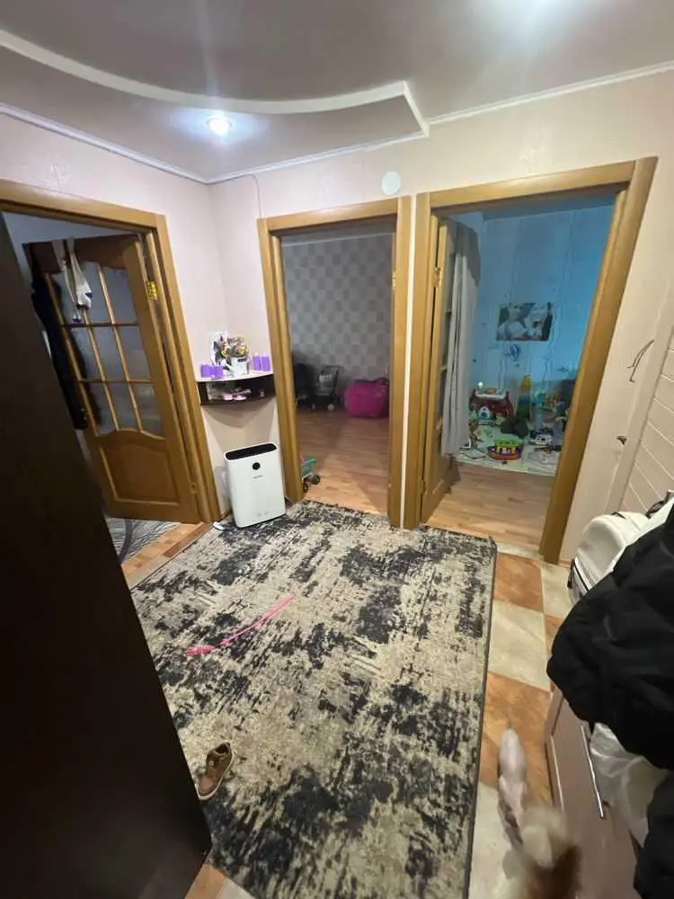 Затишна трикімнатна квартира.