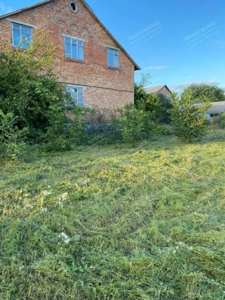 Продаж будинку в с. Жуки