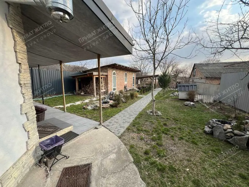 Продається будинок біля річки