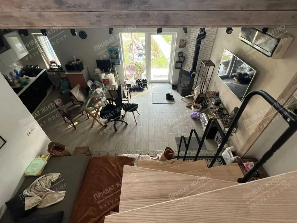 Продається будинок біля річки