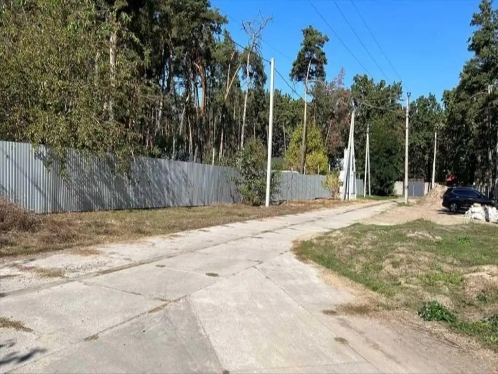 Ділянка в сосновому лісі!