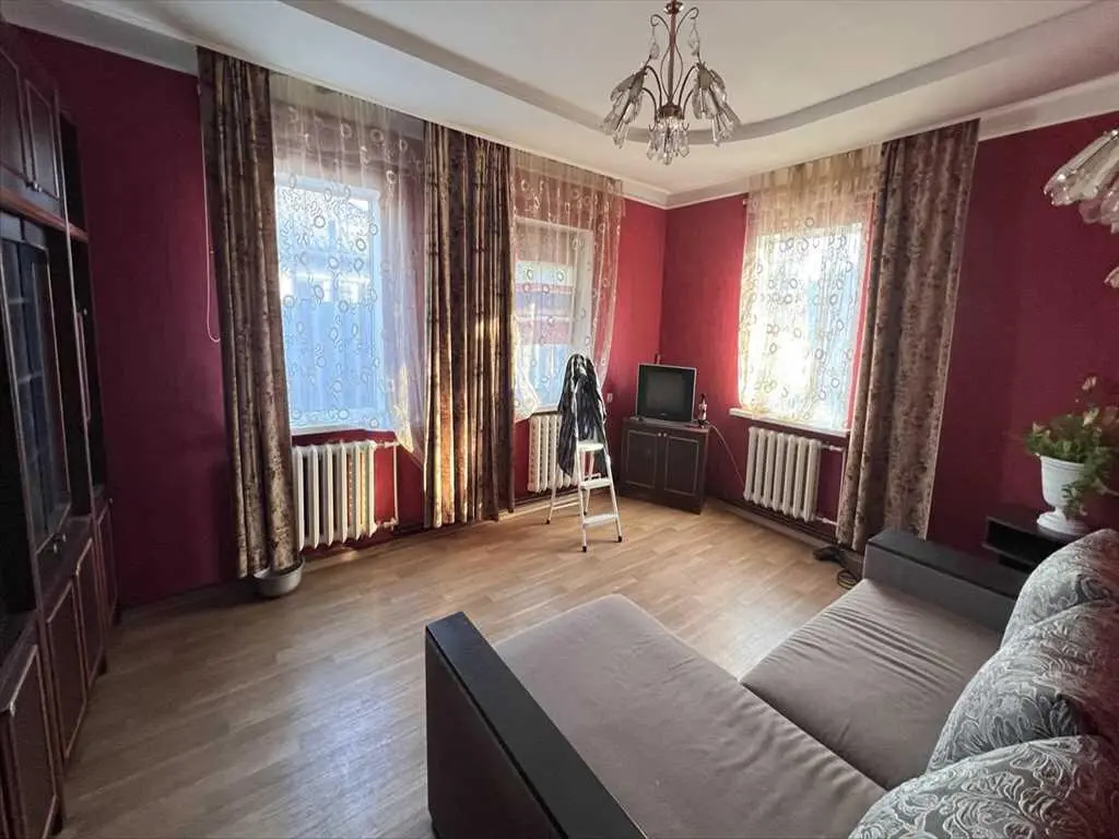 Окремий будинок в районі Південного вокзалу!